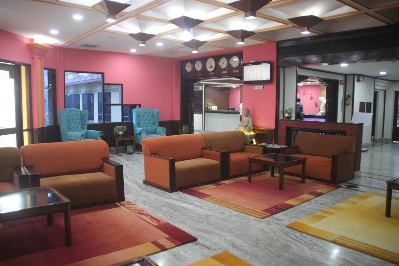 Hotel Nirvana Bhairāhawā Bagian luar foto