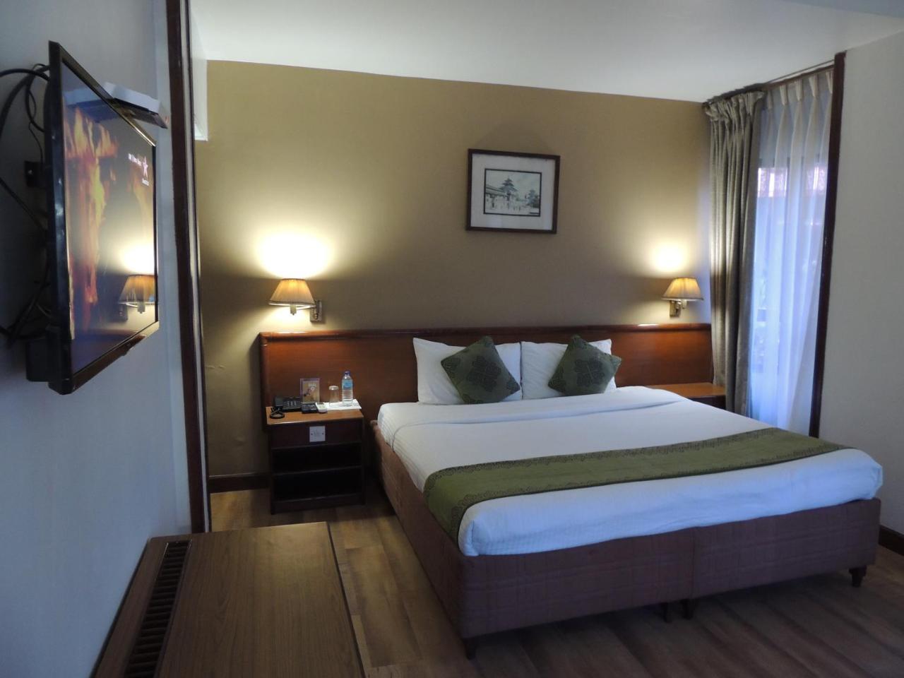 Hotel Nirvana Bhairāhawā Bagian luar foto
