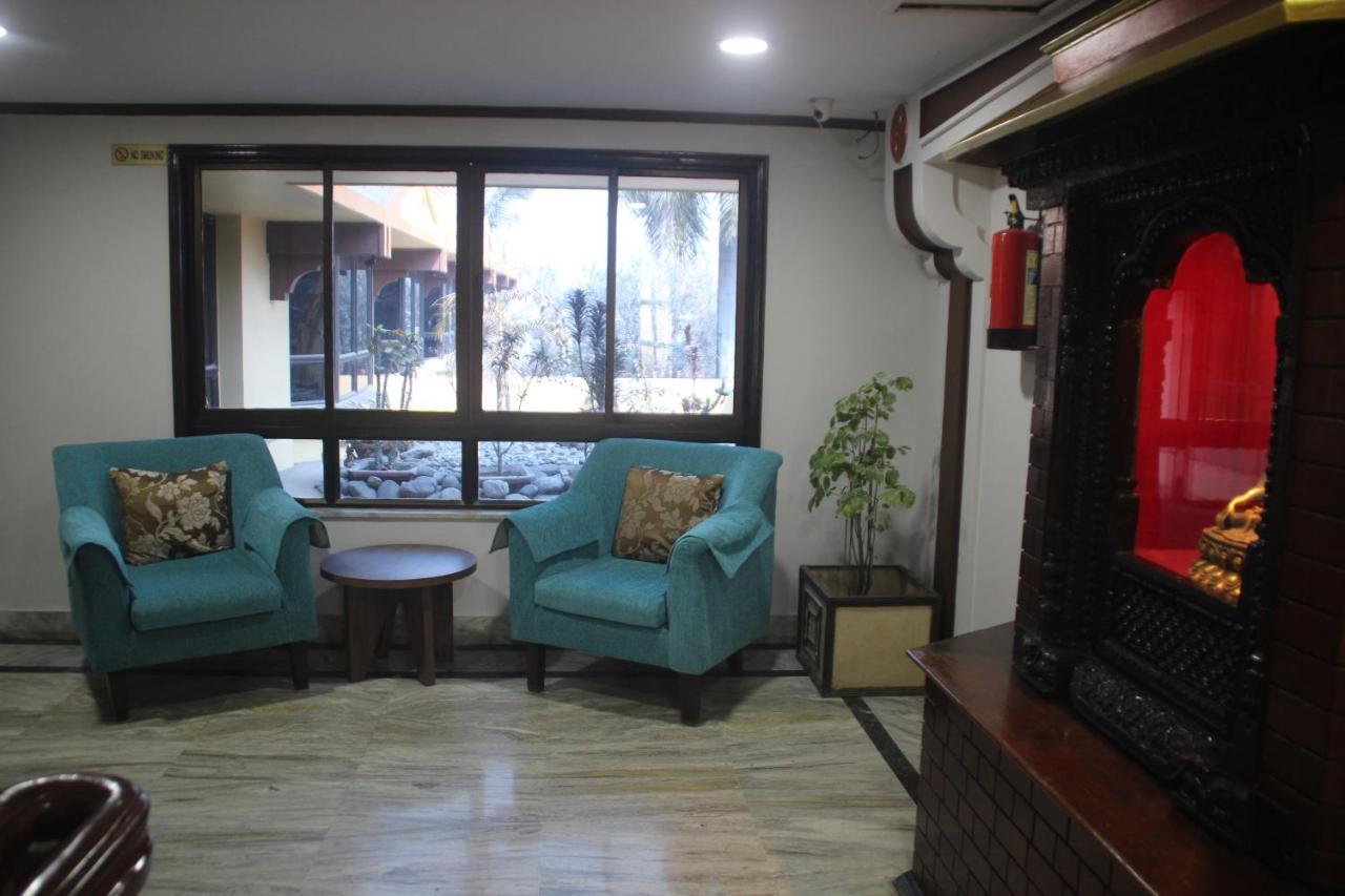 Hotel Nirvana Bhairāhawā Bagian luar foto