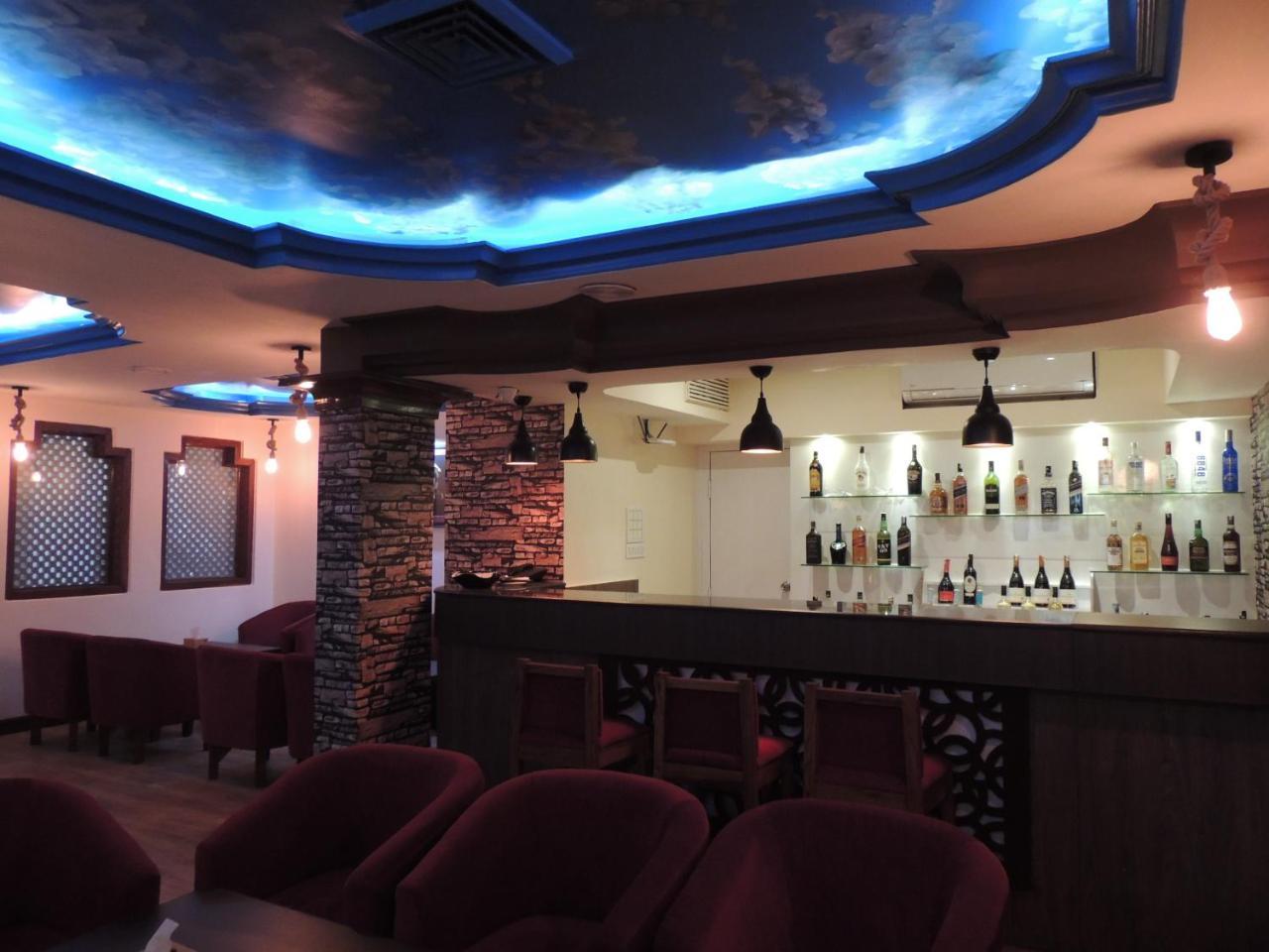 Hotel Nirvana Bhairāhawā Bagian luar foto
